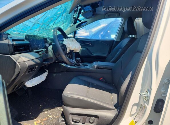 2T36CRAV1TW038174 2026 TOYOTA RAV4 White Widok wnętrza z przodu