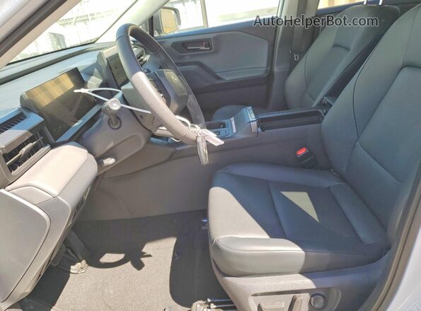2T36CRAV9TC013055 2026 TOYOTA RAV4 White Vista interior delantera