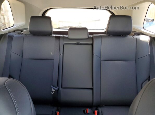 2T36CRAV9TC013055 2026 TOYOTA RAV4 White Vista de los asientos traseros