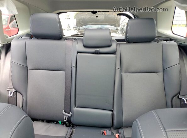 2T36CRAV9TW043235 2026 TOYOTA RAV4 White Widok tylnych siedzeń