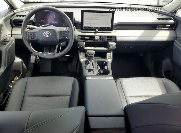 2T36DRBV8TW000646 2026 TOYOTA RAV4 Silver Widok deski rozdzielczej