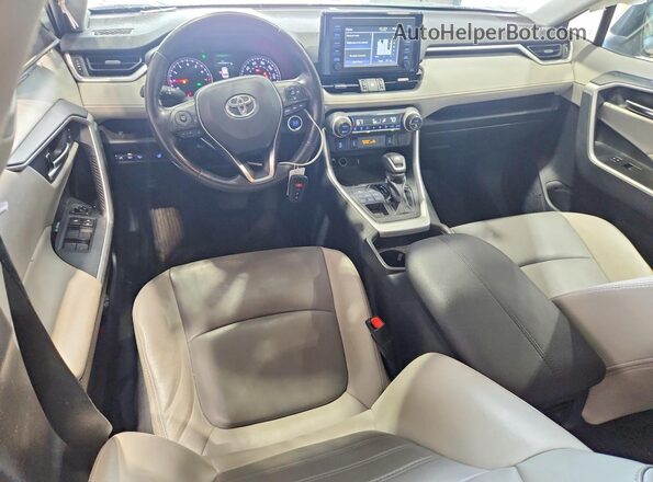 2T3A1RFV1KW047352 2019 TOYOTA RAV4 Серый Вид панели приборов