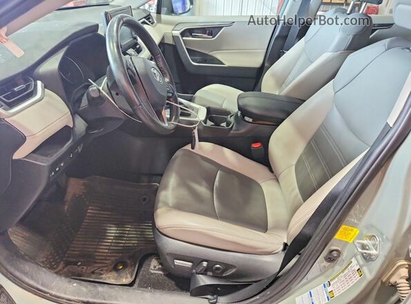 2T3A1RFV1KW047352 2019 TOYOTA RAV4 Серый Вид салона спереди