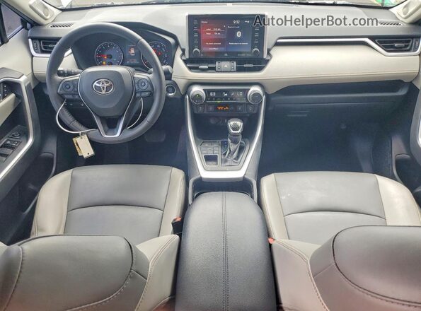 2T3A1RFV1MC189561 2021 TOYOTA RAV4 Silver Widok deski rozdzielczej