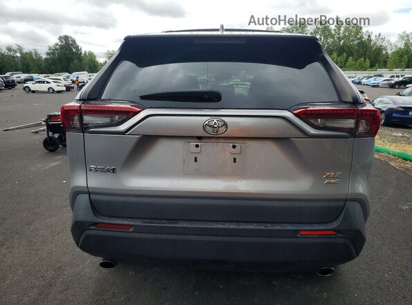 2T3A1RFV1MC189561 2021 TOYOTA RAV4 Silver Widok z tyłu