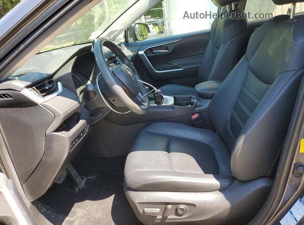 2T3A1RFV3MC154472 2021 TOYOTA RAV4 Серый Вид салона спереди