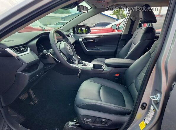2T3A1RFV3SW542488 2025 TOYOTA RAV4 Silver Front interior view
