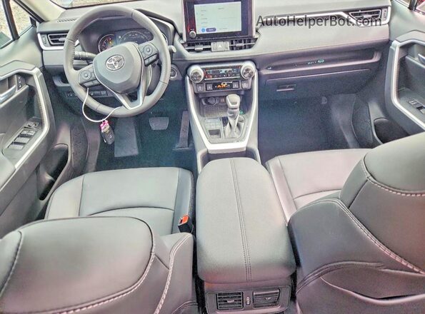 2T3A1RFV3SW542488 2025 TOYOTA RAV4 Silver Dashboard view