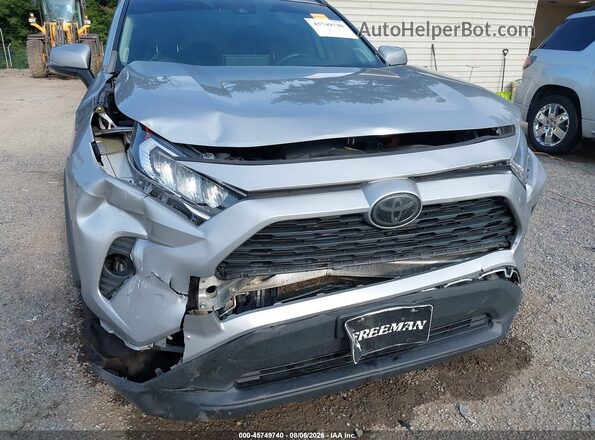 2T3A1RFV4KW070317 2019 TOYOTA RAV4 Silver Вид спереду