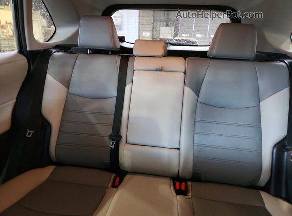 2T3A1RFV5KW078104 2019 TOYOTA RAV4 Black Vista de los asientos traseros