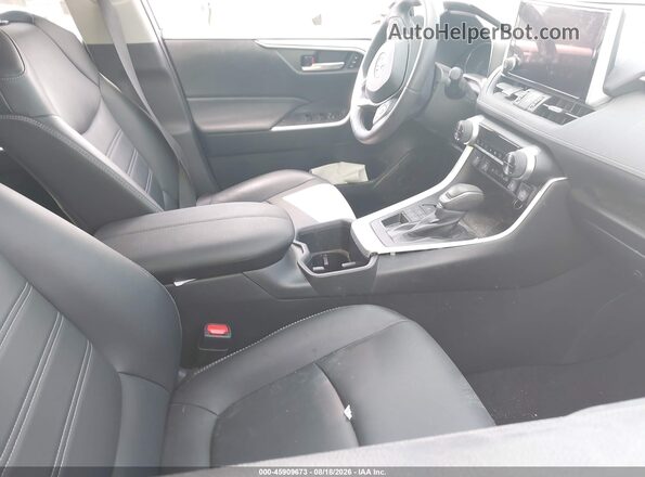 2T3A1RFV5RC412062 2024 TOYOTA RAV4 Silver Սալոնի դիմացի տեսք