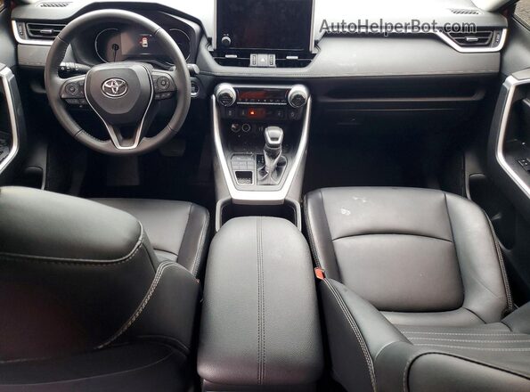 2T3A1RFV5RW458490 2024 TOYOTA RAV4 Красный Вид панели приборов
