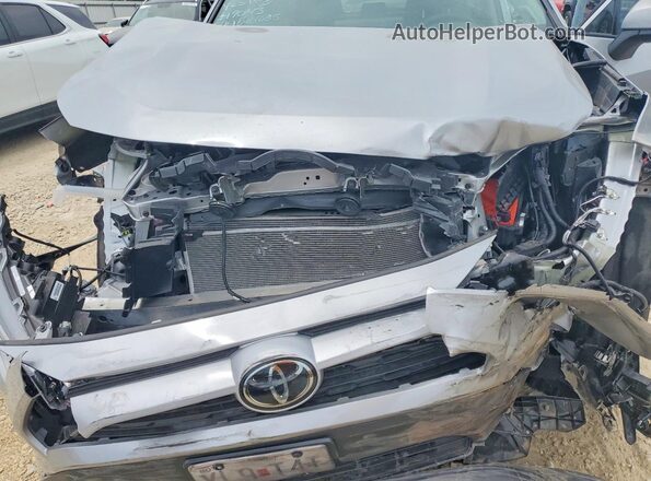 2T3A1RFV6SW584685 2025 TOYOTA RAV4 Silver უკანა სალონის ხედი