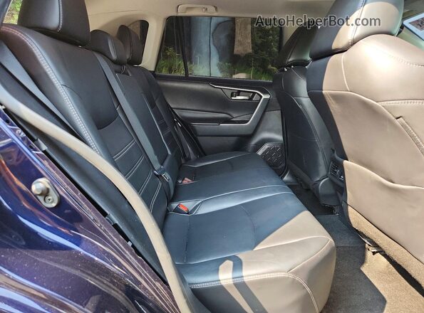 2T3A1RFV8LW118208 2020 TOYOTA RAV4 Blue Вид задньої частини салону