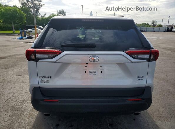 2T3A1RFV9SW557514 2025 TOYOTA RAV4 Белый Вид сзади