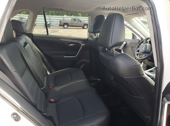 2T3A1RFV9SW557514 2025 TOYOTA RAV4 Белый Вид задней части салона