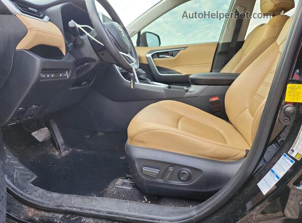 2T3A1RFVXMC186156 2021 TOYOTA RAV4 Black Вид салону спереду