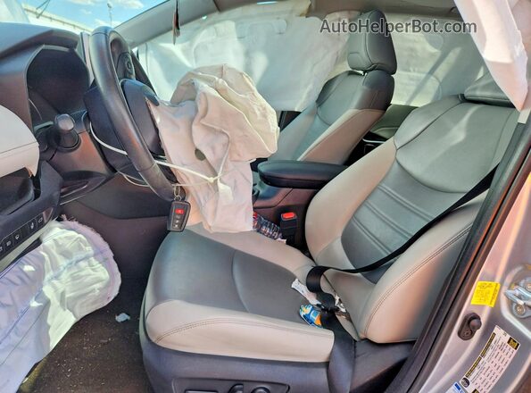 2T3A1RFVXMC236831 2021 TOYOTA RAV4 Silver Widok wnętrza z przodu