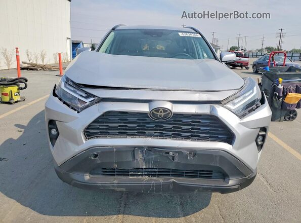 2T3A1RFVXRC400148 2024 TOYOTA RAV4 Silver Вид спереду