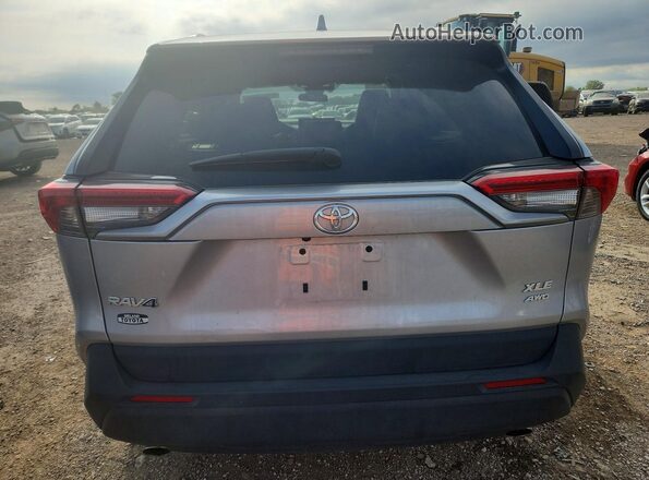 2T3A1RFVXSC549990 2025 TOYOTA RAV4 Серебряный Вид сзади