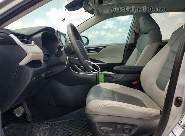 2T3B6RFV3MW020386 2021 TOYOTA RAV4 Silver Front interior view