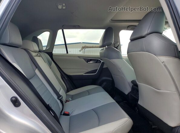 2T3B6RFV3MW020386 2021 TOYOTA RAV4 Silver Rear interior view