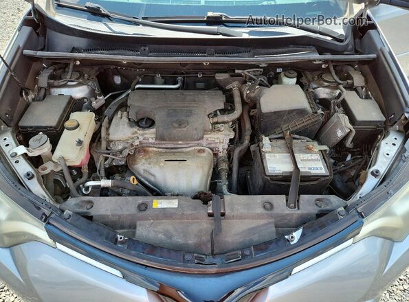 2T3BFREV2HW601563 2017 TOYOTA RAV4 Silver ძრავის განყოფილების ხედი