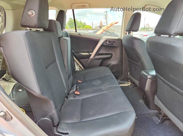 2T3BFREV2HW601563 2017 TOYOTA RAV4 Silver უკანა სალონის ხედი