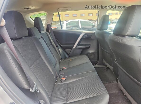 2T3BFREV3GW445077 2016 TOYOTA RAV4 Silver 