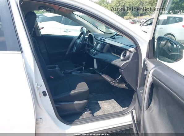 2T3BFREV3HW540918 2017 TOYOTA RAV4 White წინა სალონის ხედი