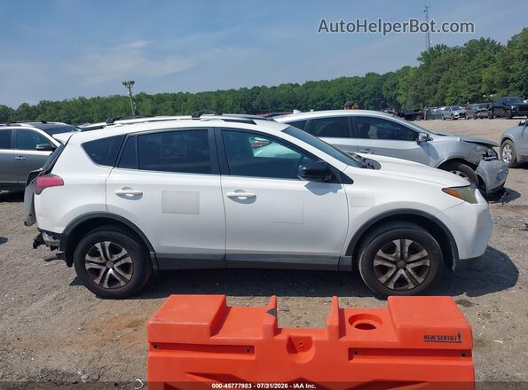 2T3BFREV3HW540918 2017 TOYOTA RAV4 White უკანა სალონის ხედი
