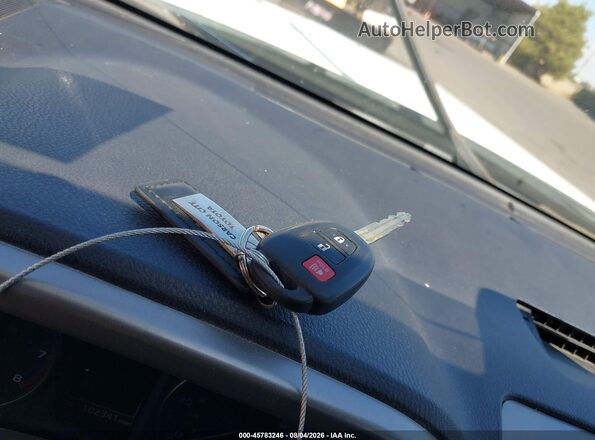 2T3BFREV4JW790609 2018 TOYOTA RAV4 Белый Вид панели приборов