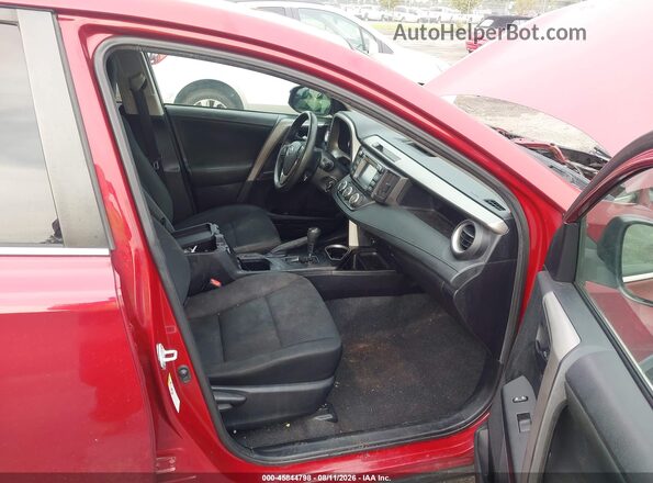 2T3BFREV4JW810566 2018 TOYOTA RAV4 Красный Вид салона спереди
