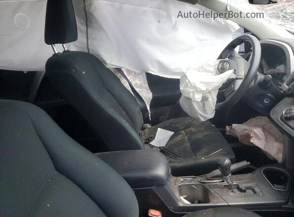 2T3BFREV5GW419211 2016 TOYOTA RAV4 White Front interior view