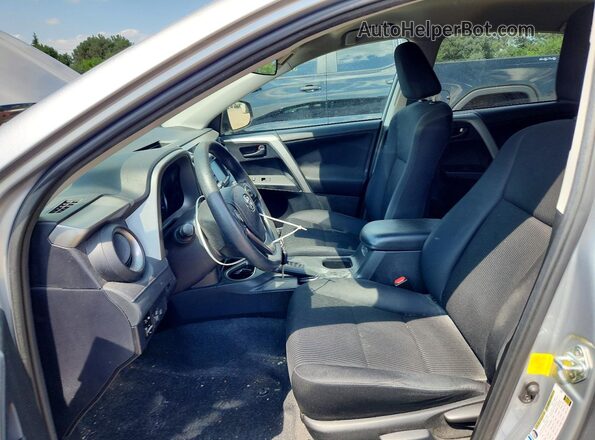 2T3BFREV5HW566100 2017 TOYOTA RAV4 Silver Вид салону спереду