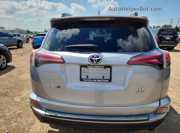 2T3BFREV5HW566100 2017 TOYOTA RAV4 Silver Вид ззаду