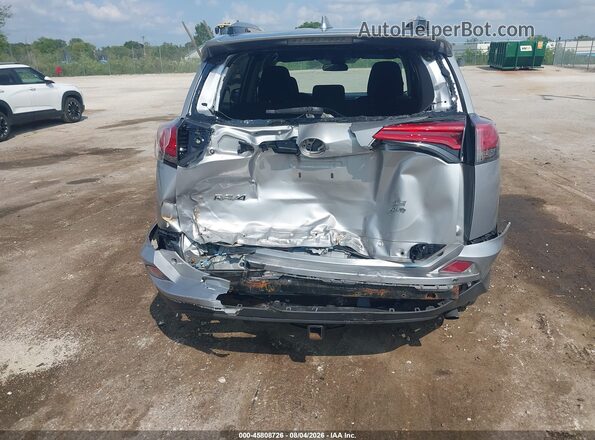 2T3BFREV5HW659294 2017 TOYOTA RAV4 Silver Widok z przodu