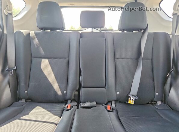 2T3BFREV6HW614624 2017 TOYOTA RAV4 Purple Vista de los asientos traseros
