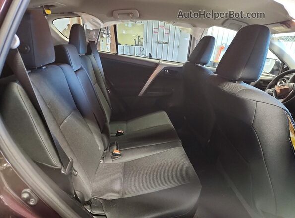 2T3BFREV6HW659255 2017 TOYOTA RAV4 Бордовый Вид задней части салона