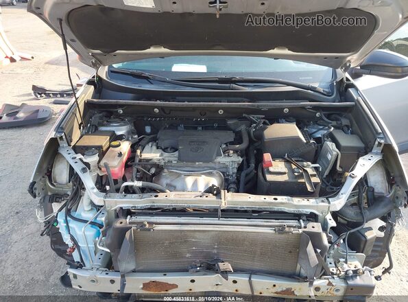 2T3BFREV8JW852514 2018 TOYOTA RAV4 Silver Հետևի տեսք