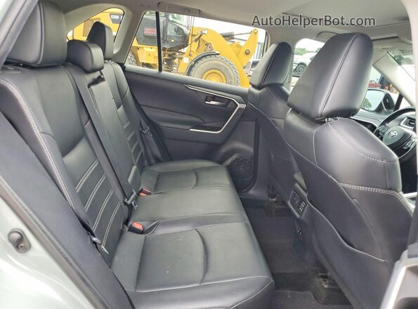2T3C1RFV0KC019780 2019 TOYOTA RAV4 Gray უკანა სალონის ხედი