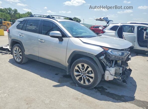 2T3C1RFV0MC090061 2021 TOYOTA RAV4 Серебряный Передняя правая четверть