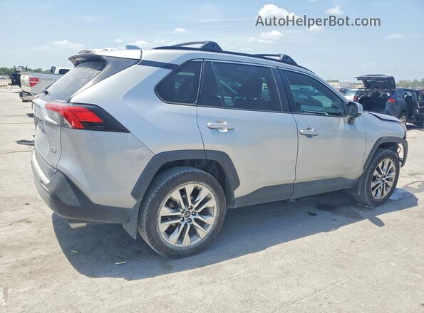 2T3C1RFV0MC090061 2021 TOYOTA RAV4 Серебряный Задняя правая четверть