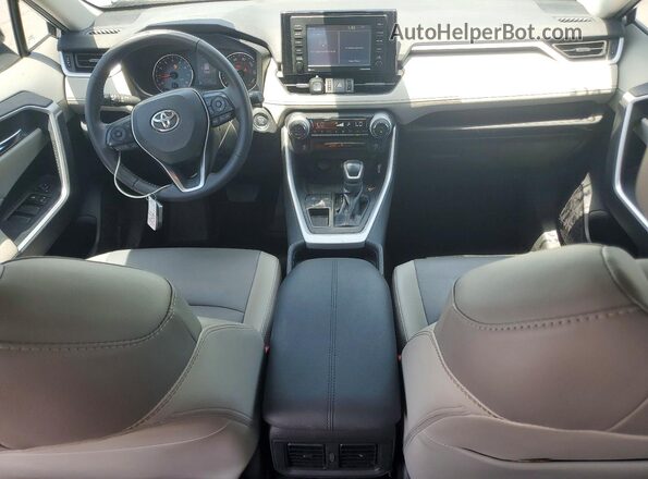 2T3C1RFV0MC090061 2021 TOYOTA RAV4 Серебряный Вид панели приборов