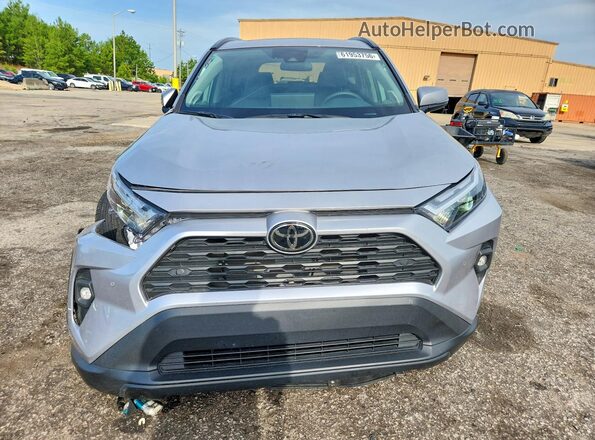 2T3C1RFV0PC228315 2023 TOYOTA RAV4 Silver Вид спереду