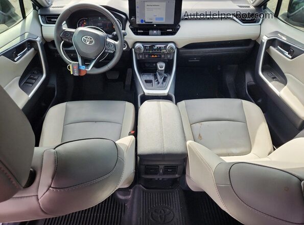 2T3C1RFV0PC228315 2023 TOYOTA RAV4 Silver Вид панелі приладів
