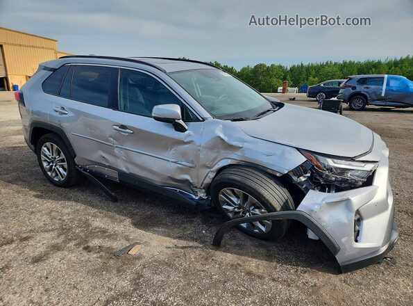 2T3C1RFV0PC228315 2023 TOYOTA RAV4 Silver Передня права чверть