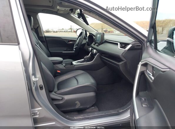 2T3C1RFV1MC137968 2021 TOYOTA RAV4 Silver Widok wnętrza z przodu
