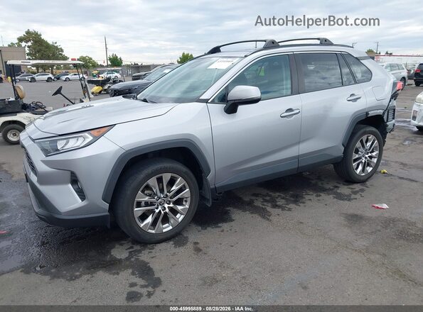 2T3C1RFV1MC137968 2021 TOYOTA RAV4 Silver Przód lewy