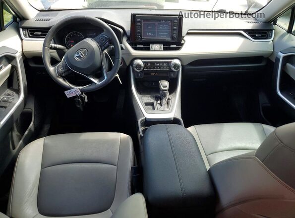 2T3C1RFV2LC053446 2020 TOYOTA RAV4 Silver Widok deski rozdzielczej